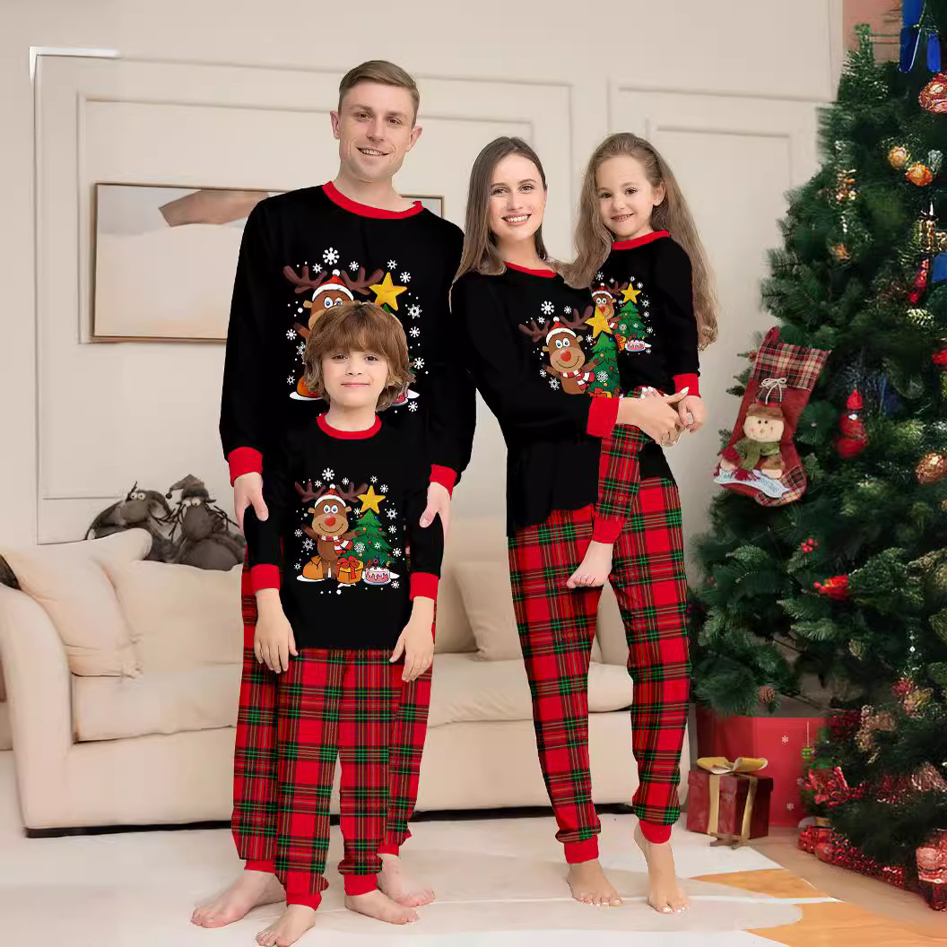Setelan pohon Natal huruf rusa - Family Tree Print ulasan dan harga